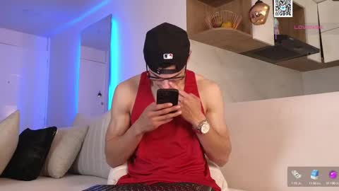 Snapshot of phantom_bigger1 chatting on March 6, 2025, 12:09 pm phantom_bigger1 online show from March 6, 2025, 12:09 pm