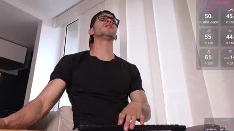 Snapshot of phantom_bigger1 chatting on September 14, 2025, 1:10 pm phantom_bigger1 online show from September 14, 2025, 1:10 pm