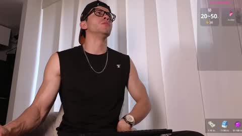 Snapshot of phantom_bigger1 chatting on September 22, 2025, 1:02 pm phantom_bigger1 online show from September 22, 2025, 1:02 pm