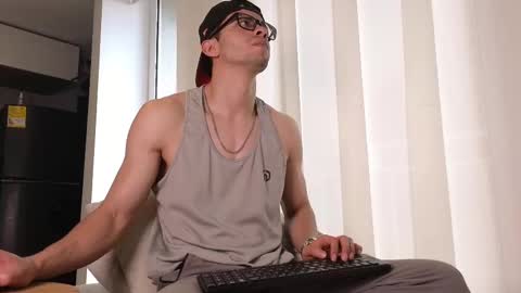 Snapshot of phantom_bigger1 chatting on September 23, 2025, 1:25 pm phantom_bigger1 online show from September 23, 2025, 1:25 pm