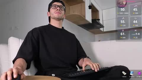 Snapshot of phantom_bigger1 chatting on October 12, 2025, 3:33 pm phantom_bigger1 online show from October 12, 2025, 3:33 pm