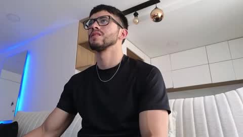 phantom_bigger1 online show from November 9, 2025, 4:27 pm