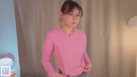 Jenny online show from November 22, 2025, 4:44 am