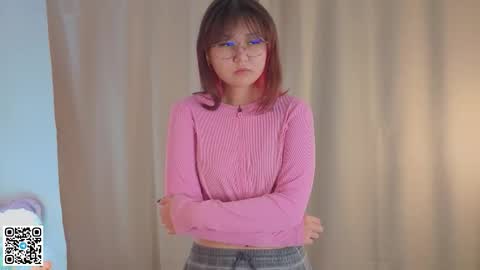 Jenny online show from November 23, 2025, 4:12 am