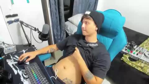 philip_dj online show from February 11, 2026, 2:49 am