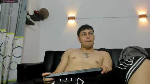 Snapshot of philip_jons chatting on April 27, 2026, 10:19 pm Philip online show from April 27, 2026, 10:19 pm