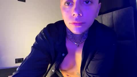 PHILLIP online show from December 3, 2025, 12:25 pm