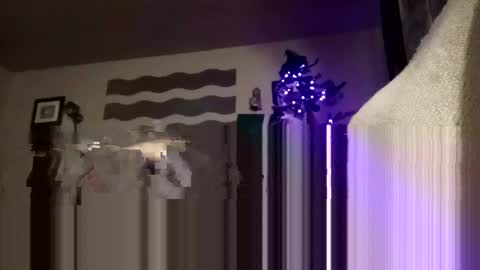 phillipdee online show from November 17, 2025, 6:03 pm