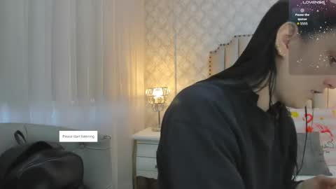    online show from April 18, 2026, 11:25 am