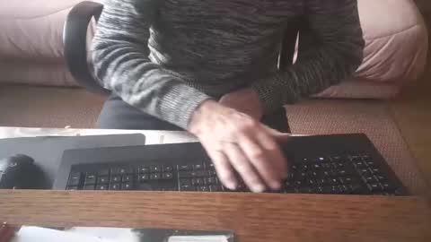 Snapshot of piavola chatting on May 3, 2026, 4:46 pm piavola online show from May 3, 2026, 4:46 pm