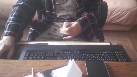 Snapshot of piavola chatting on May 7, 2026, 8:09 am piavola online show from May 7, 2026, 8:09 am