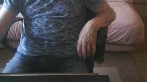 Snapshot of piavola chatting on May 22, 2026, 9:37 am piavola online show from May 22, 2026, 9:37 am