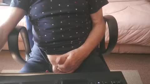 Snapshot of piavola chatting on May 24, 2026, 7:35 am piavola online show from May 24, 2026, 7:35 am