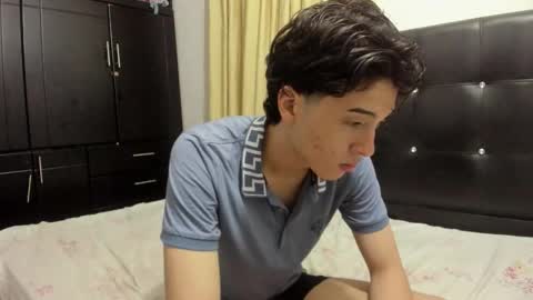 picaszomilos350 online show from January 14, 2026, 5:57 am