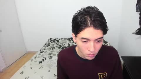 picaszomilos350 online show from February 25, 2026, 11:47 pm