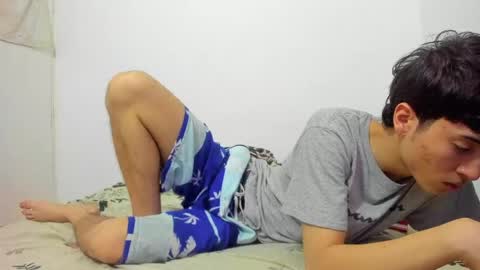 picaszomilos350 online show from April 5, 2026, 6:21 am