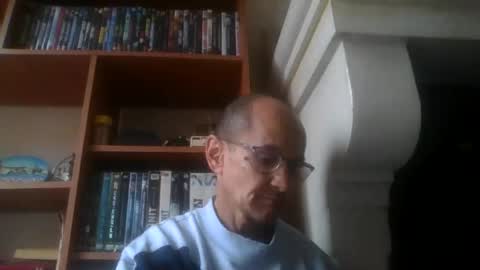 pichoun71 online show from December 7, 2024, 2:13 pm