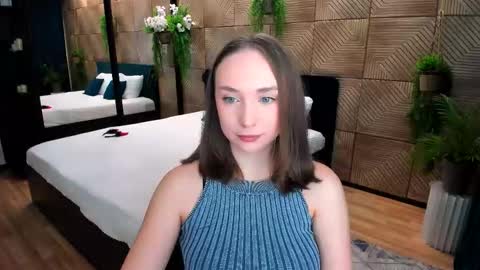 Snapshot of pieceofinspiration chatting on October 8, 2025, 10:13 am Emelie online show from October 8, 2025, 10:13 am