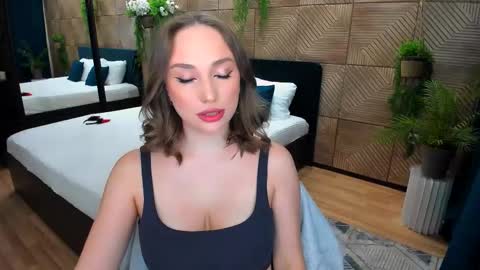 Snapshot of pieceofinspiration chatting on October 10, 2025, 10:25 am Emelie online show from October 10, 2025, 10:25 am