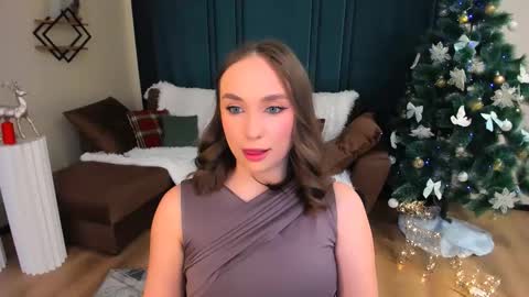 Emelie online show from December 13, 2025, 8:04 pm