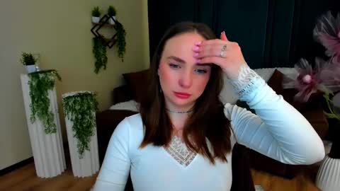 Emelie online show from March 10, 2026, 7:13 am