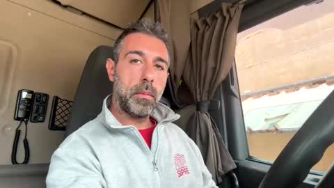 Snapshot of pierotu chatting on October 30, 2025, 11:55 am pierotu online show from October 30, 2025, 11:55 am