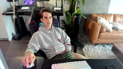 Snapshot of pierrefitch chatting on March 10, 2025, 10:02 pm Pierre Fitch online show from March 10, 2025, 10:02 pm