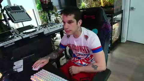 Snapshot of pierrefitch chatting on November 3, 2025, 8:10 pm Pierre Fitch online show from November 3, 2025, 8:10 pm