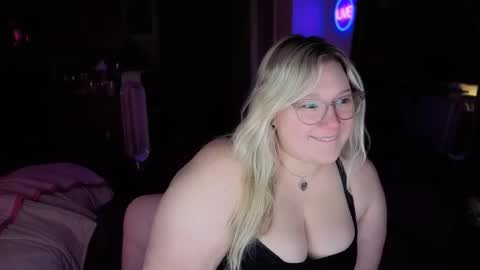 Piggy Rose online show from March 6, 2026, 12:18 am