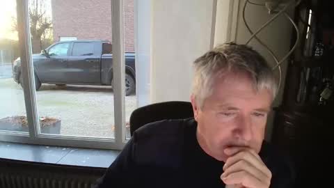 piloontje online show from December 1, 2025, 7:57 am