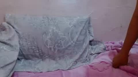 Snapshot of pinay_hot_mama005 chatting on November 27, 2025, 6:37 am pinay_hot_mama005 online show from November 27, 2025, 6:37 am