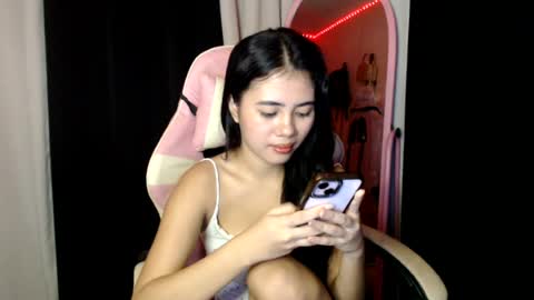 Snapshot of pinay_sharmelyn chatting on August 4, 2026, 5:15 pm sharmelynbebe online show from August 4, 2026, 5:15 pm