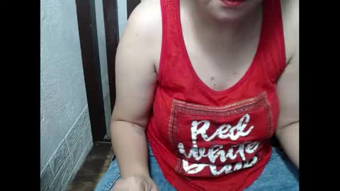 Snapshot of pinayhotcumbb chatting on January 13, 2026, 10:48 pm mhae-mhae online show from January 13, 2026, 10:48 pm