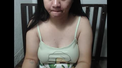 Snapshot of pinayhotcumbb chatting on February 9, 2026, 6:12 pm mhae-mhae online show from February 9, 2026, 6:12 pm