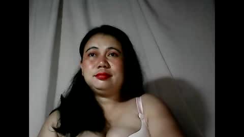 pinaymama12345 online show from October 20, 2025, 11:38 pm