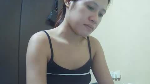 pinaysweet_couple online show from January 13, 2026, 6:51 am