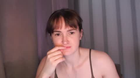 Snapshot of pineapple__mood chatting on July 7, 2026, 5:10 am online show from July 7, 2026, 5:10 am