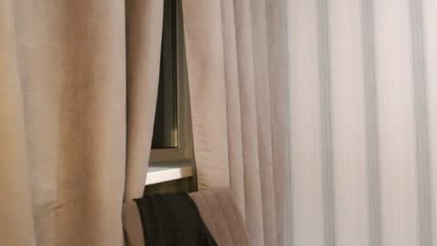 Snapshot of pineapple__mood chatting on July 28, 2026, 7:39 pm online show from July 28, 2026, 7:39 pm