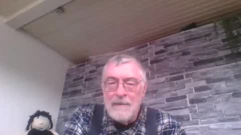 Snapshot of pinholder chatting on October 29, 2025, 12:51 pm Michael online show from October 29, 2025, 12:51 pm