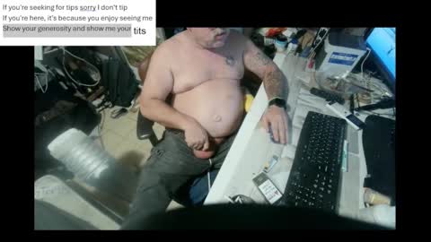 Snapshot of pini_z chatting on January 16, 2025, 6:59 pm pini_z online show from January 16, 2025, 6:59 pm