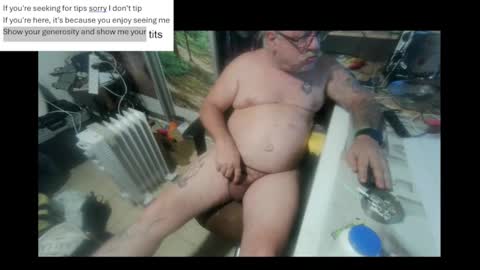 Snapshot of pini_z chatting on February 1, 2025, 12:18 am pini_z online show from February 1, 2025, 12:18 am