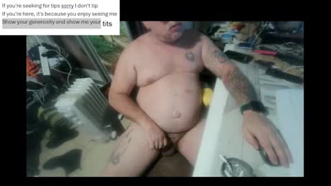 Snapshot of pini_z chatting on February 5, 2025, 9:50 pm pini_z online show from February 5, 2025, 9:50 pm