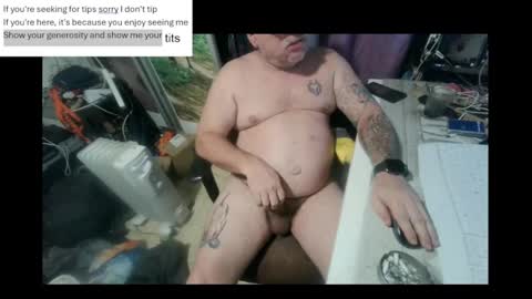 Snapshot of pini_z chatting on February 20, 2025, 10:15 pm pini_z online show from February 20, 2025, 10:15 pm