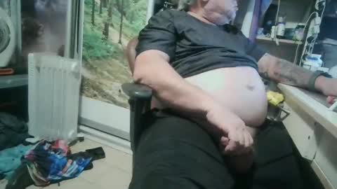 Snapshot of pini_z chatting on February 14, 2026, 6:48 pm pini_z online show from February 14, 2026, 6:48 pm