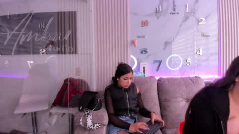 pink_as online show from February 7, 2026, 1:48 pm