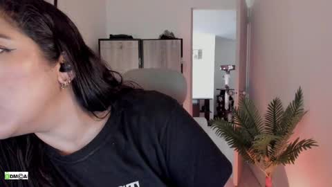 Snapshot of pink_kitten_ chatting on May 24, 2026, 7:19 pm Eli online show from May 24, 2026, 7:19 pm