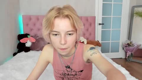 pink_lila18 online show from September 15, 2025, 9:42 am