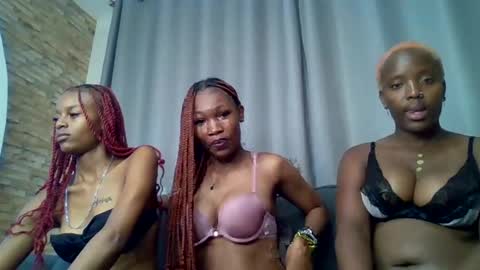 pinkyy online show from July 9, 2026, 9:52 pm