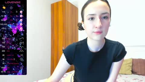 Snapshot of pink_soda33 chatting on June 21, 2026, 6:05 am pink_soda33 online show from June 21, 2026, 6:05 am