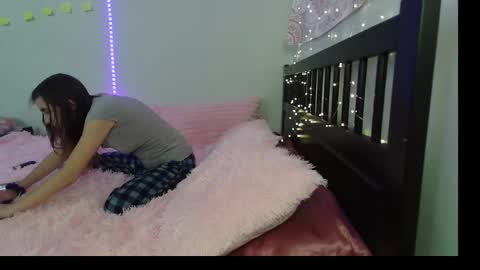 Snapshot of pink_tv chatting on September 26, 2025, 6:23 pm pink_tv online show from September 26, 2025, 6:23 pm